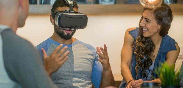 Impact of VR Application Development on Mobile Apps
